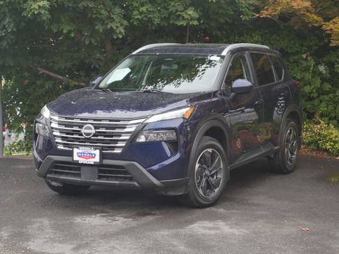 Certified 2024 Nissan Rogue SV w/ SV Premium Package AWD/4WD image 2