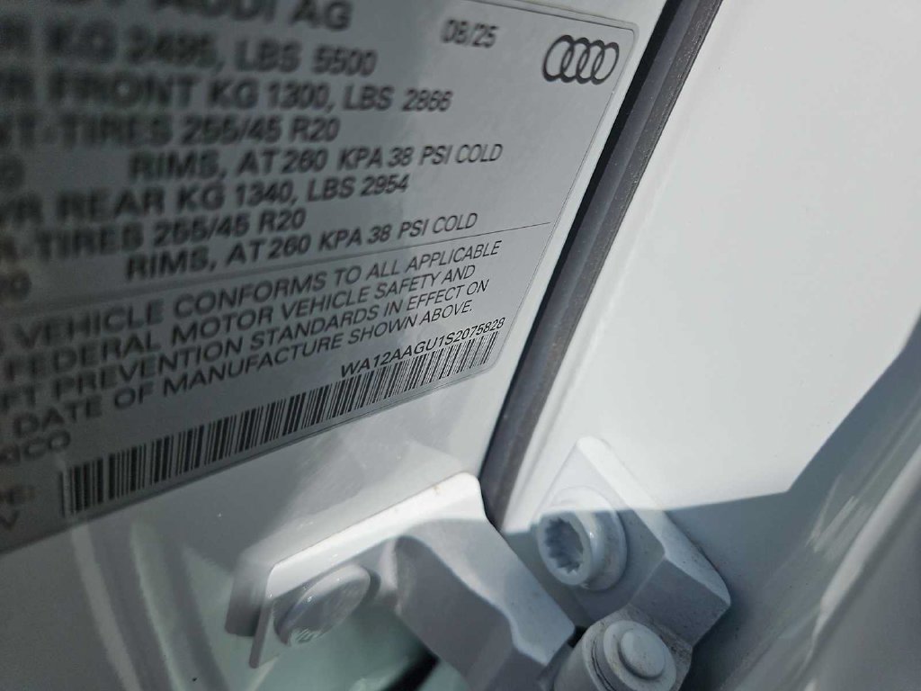 Used 2025 Audi Q5 Premium Plus w/ Premium Plus AWD/4WD image 38