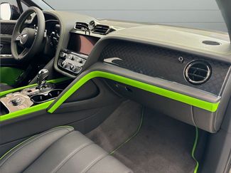 New 2025 Bentley Bentayga V8 video 2