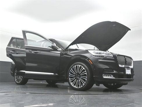 Certified 2023 Lincoln Aviator Black Label image 52