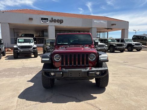 Used 2021 Jeep Wrangler Unlimited Rubicon AWD/4WD image 2