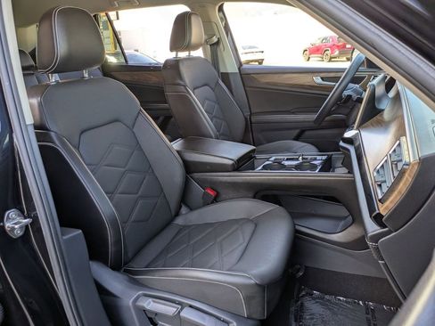 Used 2024 Volkswagen Atlas SE image 28