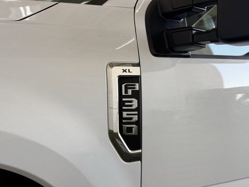 Used 2020 Ford F350 XL w/ Power Equipment Group image 12