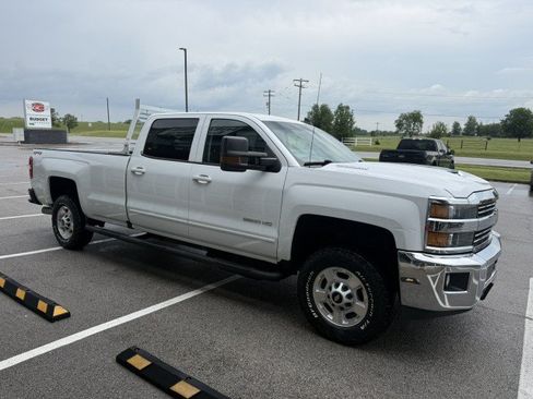 Used 2018 Chevrolet Silverado 2500 LT w/ LT Fleet Convenience Package AWD/4WD image 3