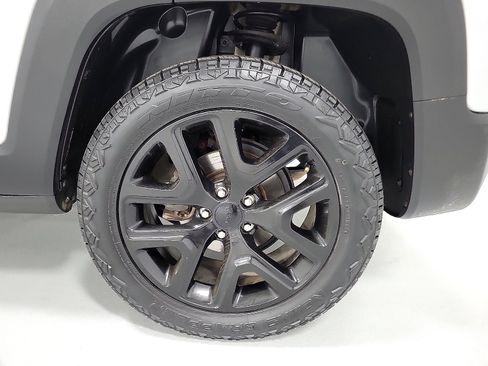 Used 2017 Jeep Renegade Altitude AWD/4WD image 20