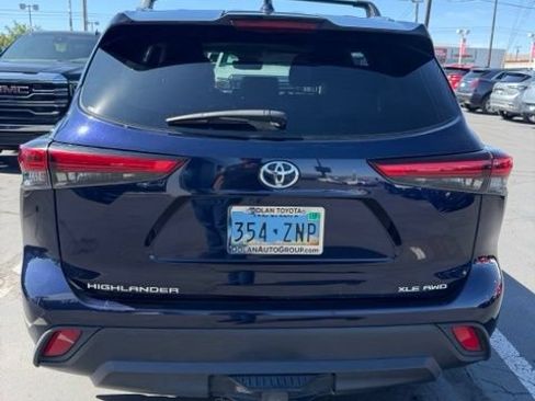 Used 2020 Toyota Highlander XLE AWD/4WD image 5