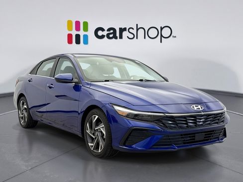 Used 2025 Hyundai Elantra SEL FWD image 7