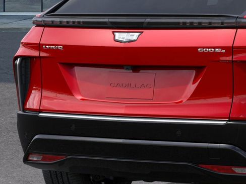 New 2025 Cadillac Lyriq Luxury image 14