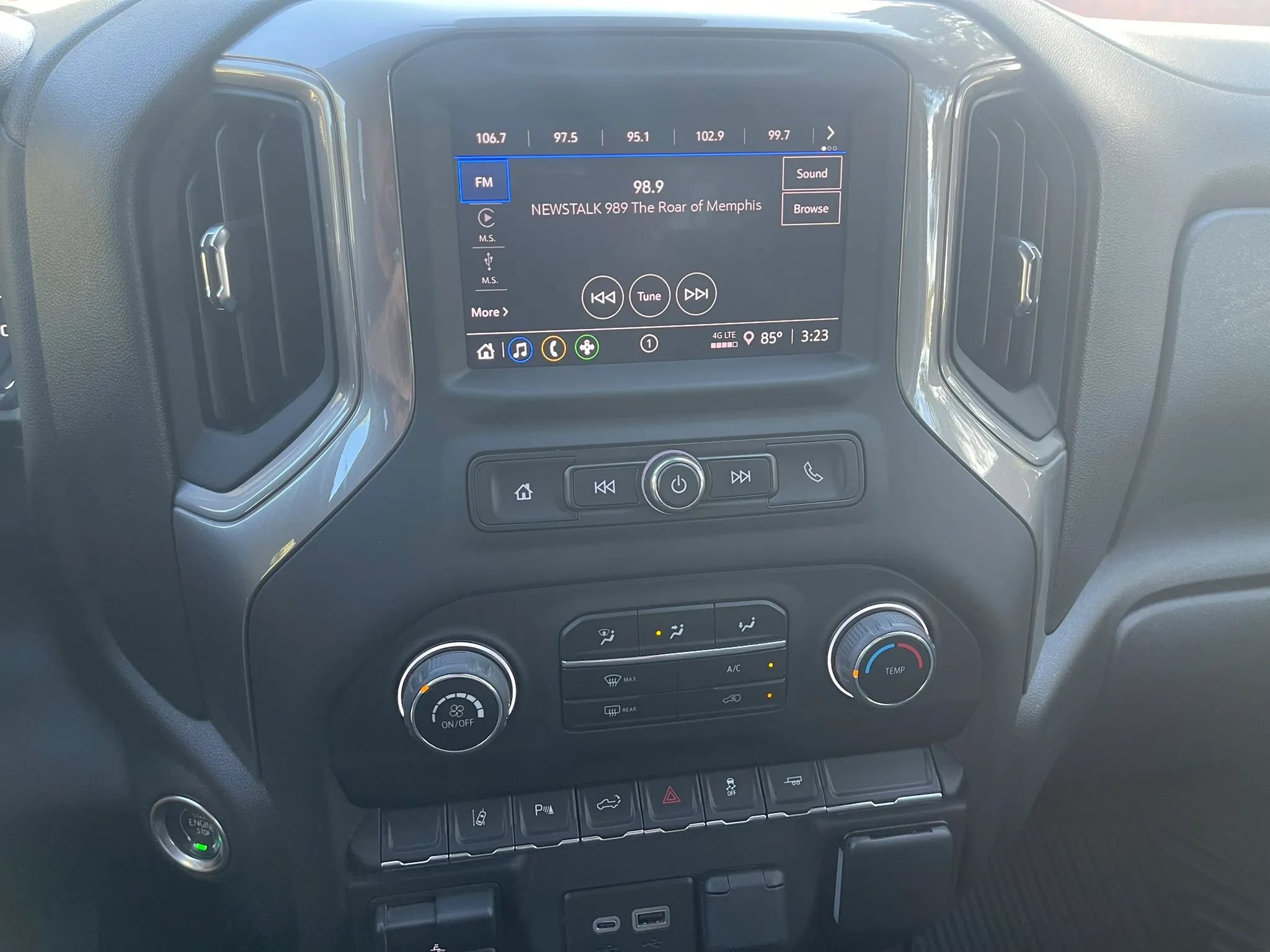 Used 2024 Chevrolet Silverado 2500 Custom w/ Custom Value Package RWD image 17