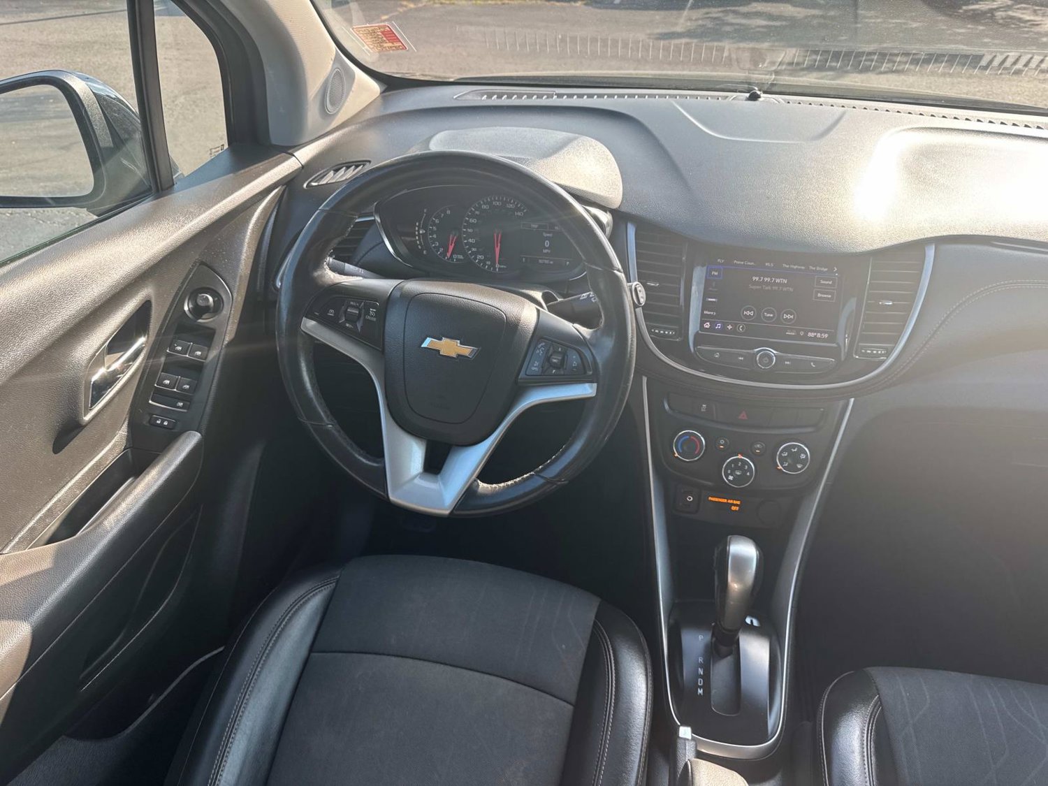 Used 2020 Chevrolet Trax LT w/ LT Convenience Package FWD image 20