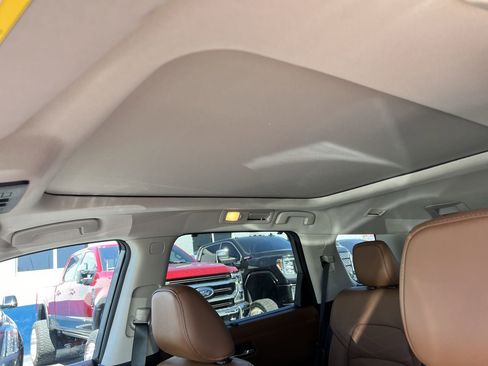 Used 2022 Nissan Pathfinder Platinum w/ Cargo Package image 57