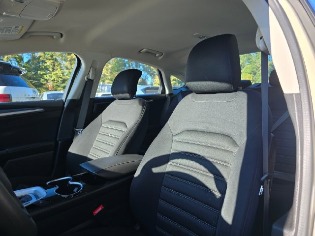 Used 2015 Ford Fusion SE FWD image 21