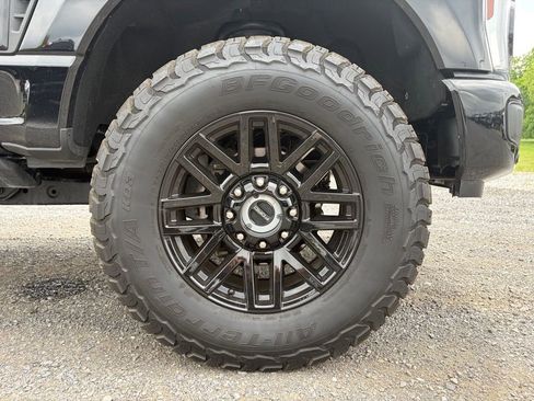 Used 2025 Ford F250 Platinum w/ Tremor Off-Road Package AWD/4WD image 25
