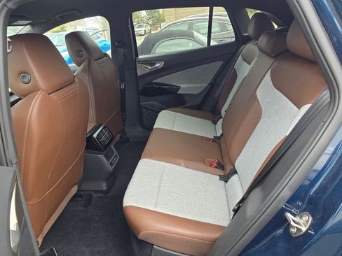 Used 2023 Volkswagen ID.4 Pro image 13