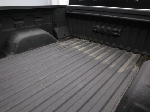 Used 2023 GMC Sierra 1500 SLE image 16