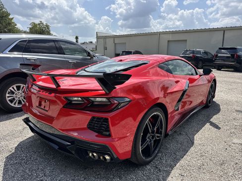 Used 2021 Chevrolet Corvette Stingray Premium Cpe w/ Z51 Performance Package RWD image 3