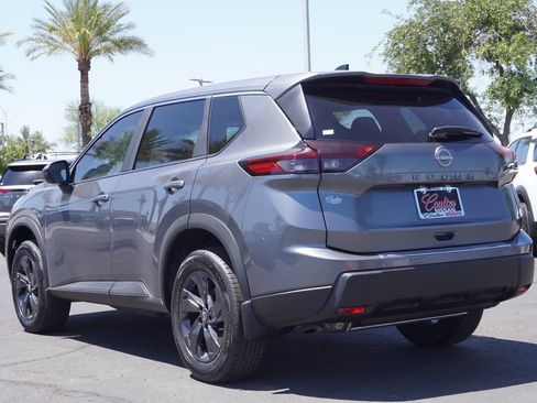 Used 2026 Nissan Rogue SV FWD image 3