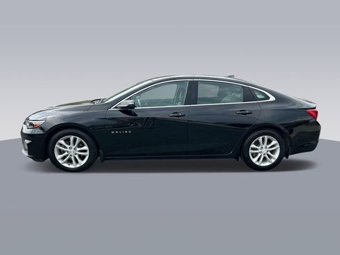 Used 2017 Chevrolet Malibu Hybrid w/ Leather Package image 4