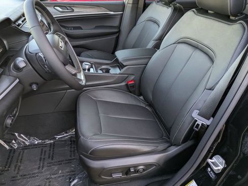 New 2026 Jeep Grand Cherokee L Limited AWD/4WD image 11