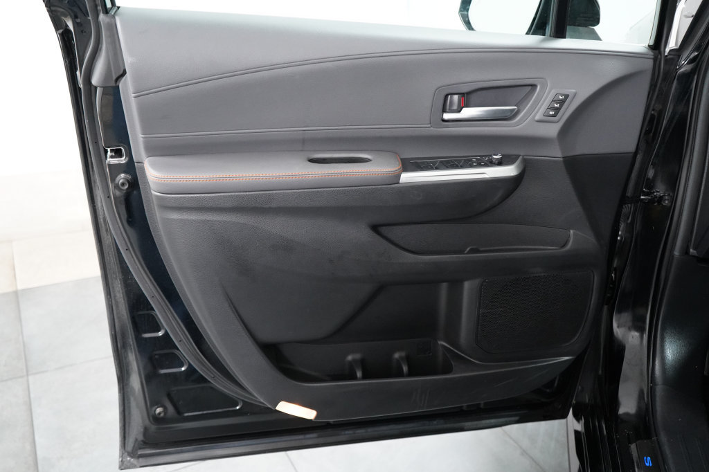 Used 2024 Toyota Sienna XSE w/ XSE Premium Package FWD image 21