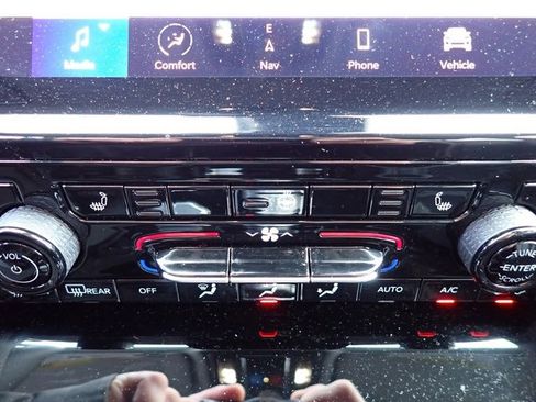 Used 2023 Jeep Grand Cherokee L Limited w/ Trailer Tow Group (B) image 22