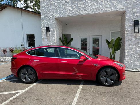Used 2020 Tesla Model 3 Standard Range Plus RWD image 19
