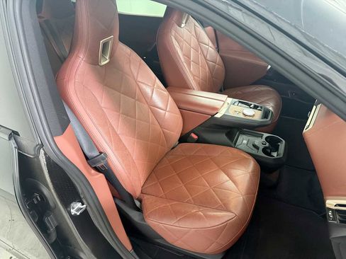 Certified 2023 BMW iX xDrive50 w/ Premium Package AWD/4WD image 25