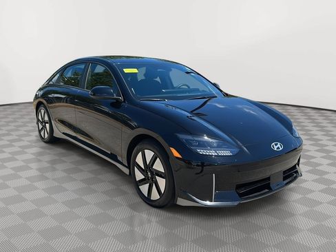 Used 2024 Hyundai Ioniq 6 SE AWD/4WD image 3