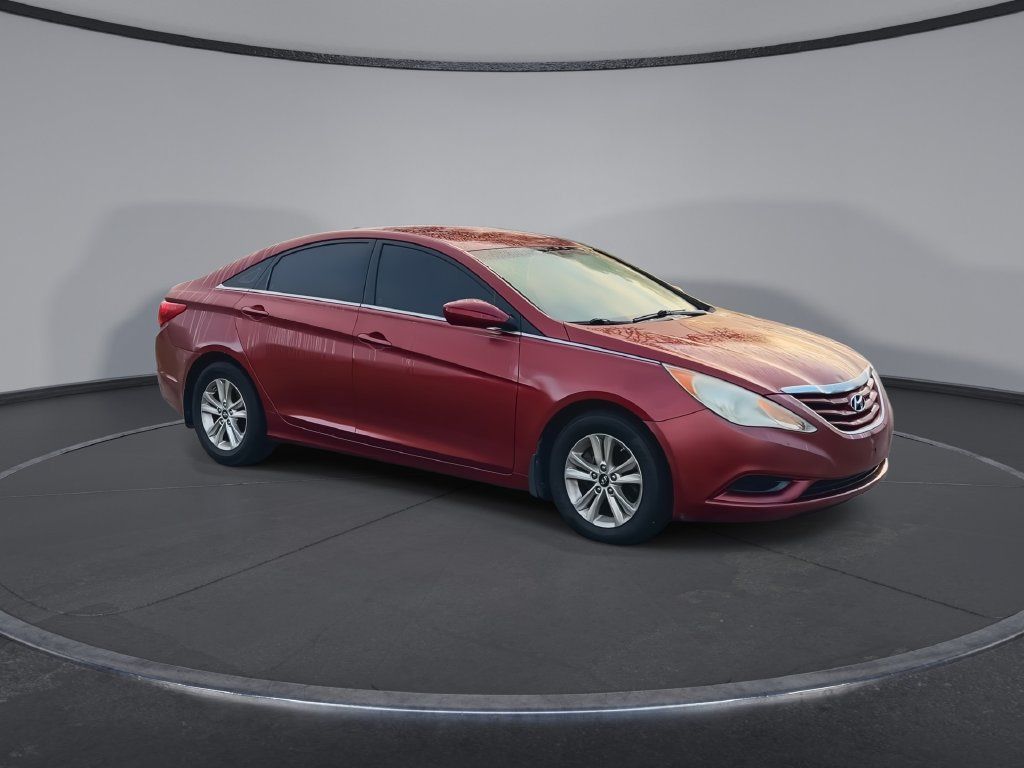 Used 2013 Hyundai Sonata GLS FWD image 2