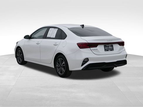 Used 2023 Kia Forte LXS image 5