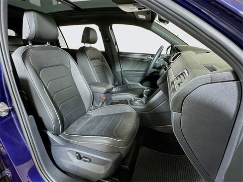 Used 2023 Volkswagen Tiguan SEL R-Line image 28