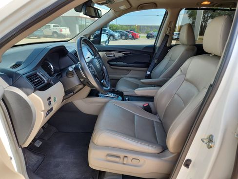 Used 2017 Honda Pilot Elite image 10
