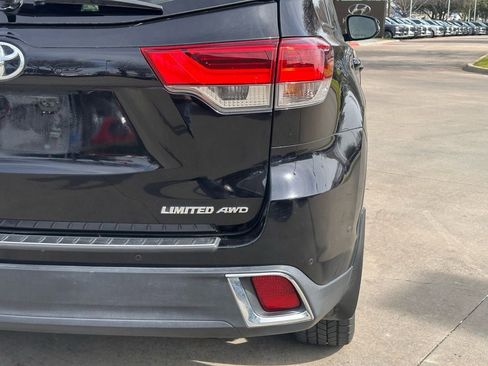 Used 2018 Toyota Highlander Limited Platinum w/ Protection Package #3 image 13
