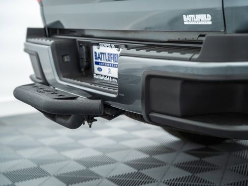 Used 2022 Chevrolet Colorado LT w/ LT Convenience Package AWD/4WD image 8