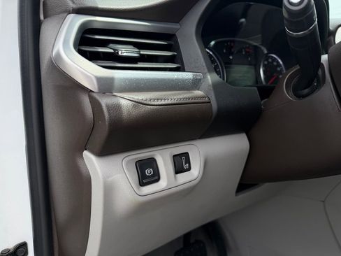 Used 2018 GMC Acadia SLT FWD image 15