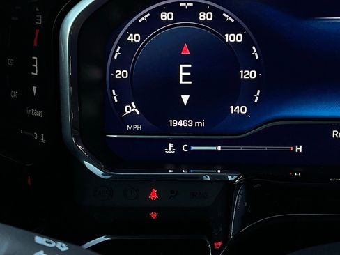 Used 2025 Chevrolet Silverado 1500 LT image 38