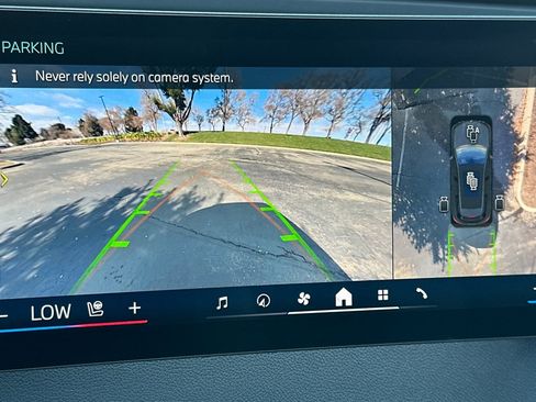 Used 2025 BMW iX xDrive50 image 27