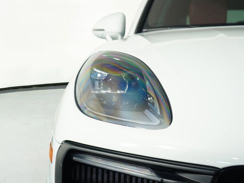 Used 2023 Porsche Macan GTS w/ Premium Package Plus image 27