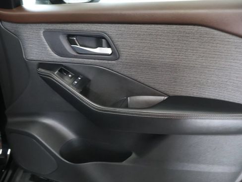 Used 2023 Nissan Rogue SV AWD/4WD image 11