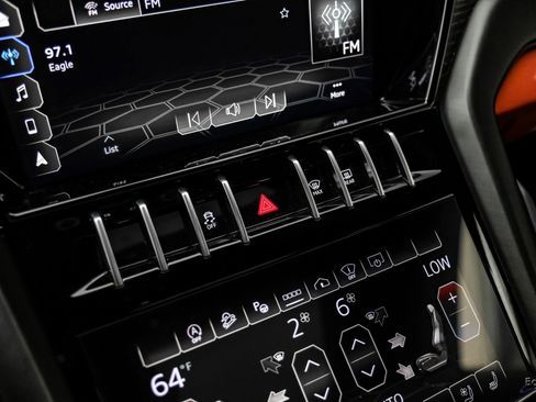 Used 2022 Lamborghini Urus image 70