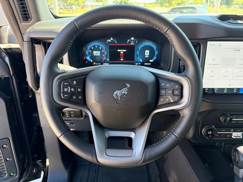 Used 2026 Ford Bronco Badlands w/ Sasquatch Package AWD/4WD image 25