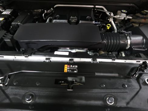 Used 2024 Chevrolet Colorado ZR2 w/ Safety Package AWD/4WD image 34
