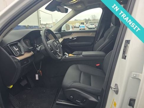 Certified 2025 Volvo XC90 B6 Plus AWD/4WD image 2
