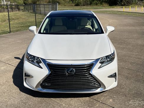 Used 2017 Lexus ES 350 image 10