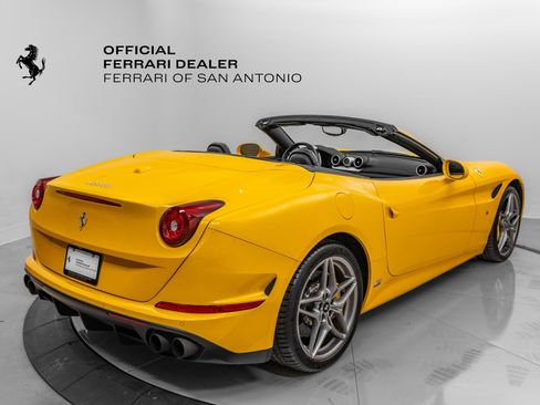 Certified 2017 Ferrari California T image 10