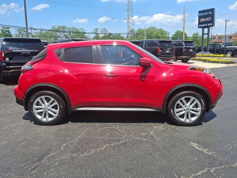 Used 2016 Nissan Juke SV w/ Technology Package AWD/4WD image 7