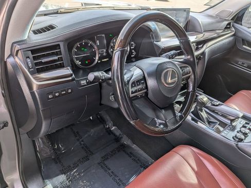 Used 2021 Lexus LX 570 4WD w/ Luxury Package image 10