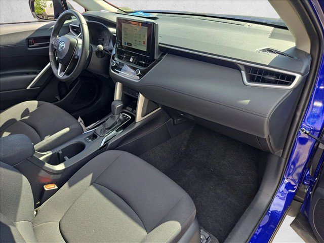 Used 2025 Toyota Corolla Cross LE FWD image 19