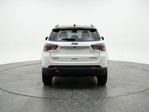 Used 2025 Jeep Compass Trailhawk AWD/4WD image 7