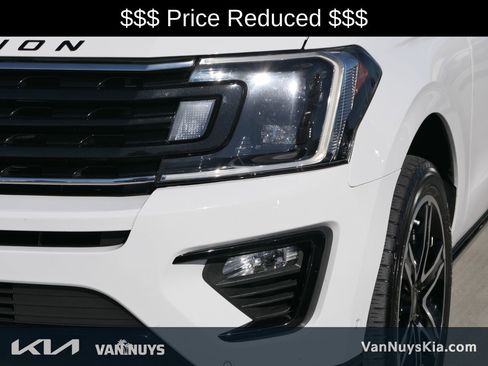 Used 2021 Ford Expedition Limited image 9